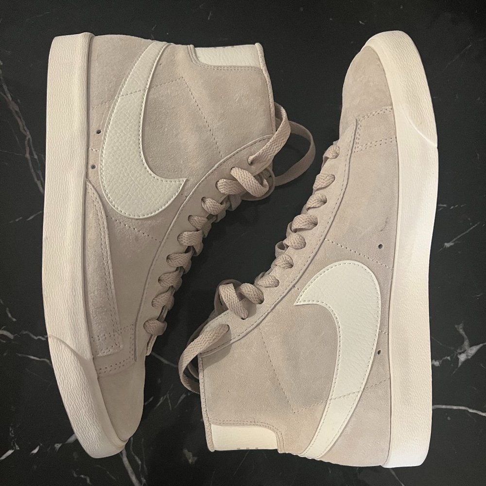 NIKE Womens Blazer Mid Vintage Suede Shoes